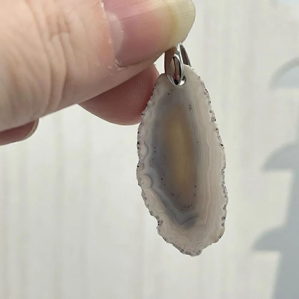 White agate crystal slice pendant necklace golden wrap gold tone chain 24” - Picture 5 of 11